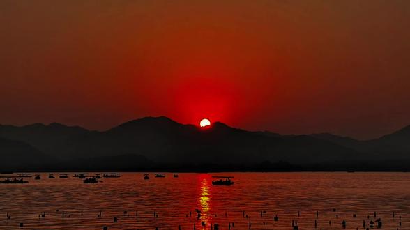 人生如棋,落子无悔。
人生没有白走的路,每一步都算数,我无悔我的选择。#人生如棋 #落子无悔 #情感 #语录 #人生态度