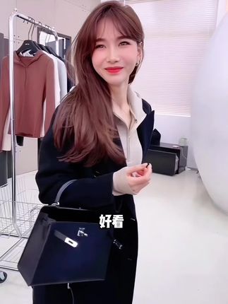 百搭显瘦连帽衫 真的很耐看上身好显身材比例#帽衫#修身显瘦不臃肿 #内搭外穿都好看#晒晒我的秋日穿搭#秋冬都市硬核穿搭