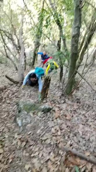 豹c环线全纪录
凌晨戴头灯开始爬,先爬升巨龙顶,一路很吃力,再行走长长的山脊线,然后爬升水门尖,最后一路下山,裤子都磨破一条了。中间好几次累到直接躺平,还好吃的带的多,都吃光了,水反而没喝完。一路上风光无限,
#爬山 #这才是真正的爬山 #衢州豹C