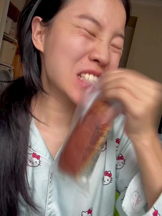真的吃不够啊啊啊!好吃也就算了,关键是还这么便宜#早餐吃什么 #全麦椰香红豆面包