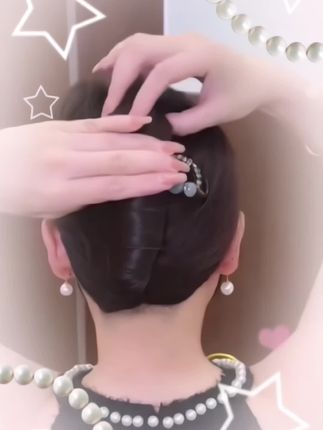 新中式珠珠扭扭发夹好好看哦#简约搭配#时尚饰品 #好东西一起分享 @抖加🔥上热门🔥dou+🔥热点宝