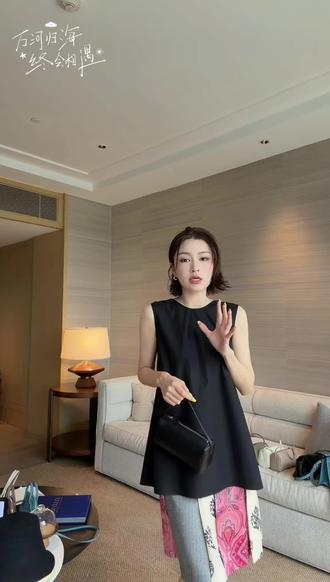 Le Samedi马油叶儿【蜜意缠结】意大利棉府绸解构扭结后斗篷式上衣#显瘦穿搭 #高级感穿搭 #夏季穿搭 #穿搭 #ootd穿搭