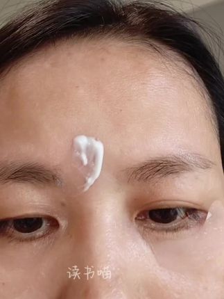 10几缓解我无意识皱眉的川字纹!白天也可以贴,隐形贴处#川字纹贴#法令纹贴#川字纹#川字纹淡化
