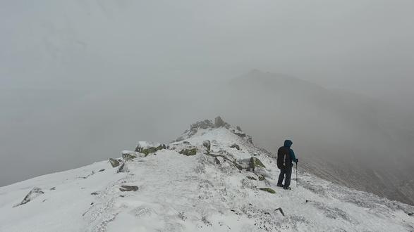 队友都出现幻觉,一度以为可能走不出来了,感谢大山饶我小命#爬山⛰️ #雪山🏔 #嘉午台龙脊