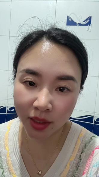 金价跌至957,入场的人大概都体会到被套的滋味了。
从想赚钱变成被动持仓,纠结过后反倒想通了:低位绝不割肉,静静持有等待回暖。
也越发明白一个道理:投资黄金,闲钱为王。不动用生活资金,不借贷加仓,才能在行情起伏里稳住心态。短期的盈亏都是浮云,耐心持有,时间终会给出答案。#黄金 #个人真实生活分享计划 #女性成长内容太过真实 #积存