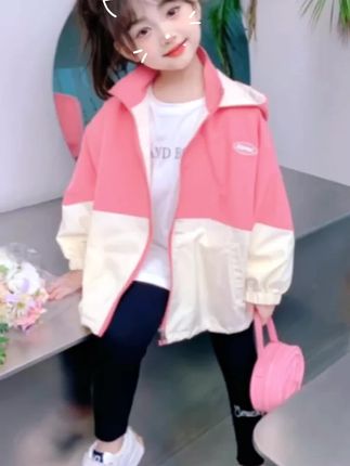 女儿穿出去被问爆了的冲锋衣外套#童装上新 #高品质童装 #潮童穿搭 #生女儿就要这样穿 #外套穿搭