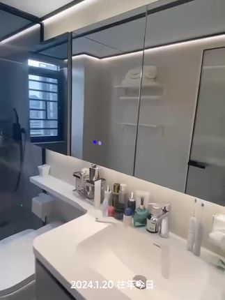 #卫生间好物 可以挂墙上的垃圾桶,还带盖减少异味#壁挂垃圾桶