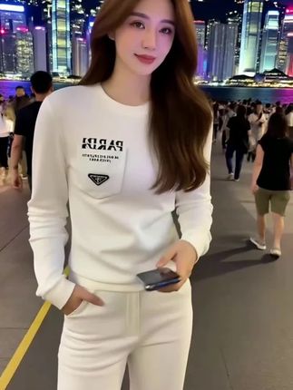 #无限回购的宝藏单品 【春秋新宠🔥】男生衣橱C位必须是它!👊 高品质印花卫衣,百搭不挑人!欧版潮流设计,轻松穿出高级感~✨ 不管内搭还是外穿,帅气值直接拉满!💯 #潮流卫衣 #春秋新款 #百搭打底衫 #男生必备