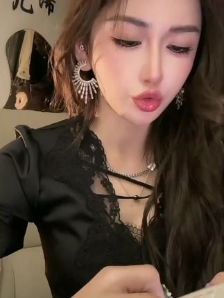 黑色性感蕾丝接拼v领缎面衬衫#衬衫#衬衫#衬衫