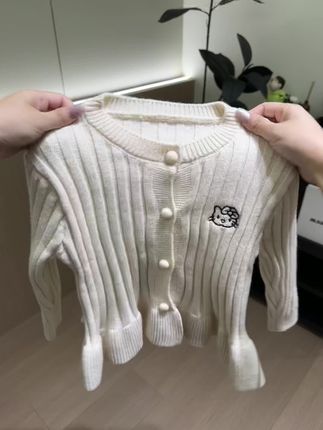 巨巨巨甜美好看的女童毛衣,品质超好赶紧给女儿安排上#高品质童装 #女童毛衣 #潮童必备 #针织毛衣 #秋冬新款