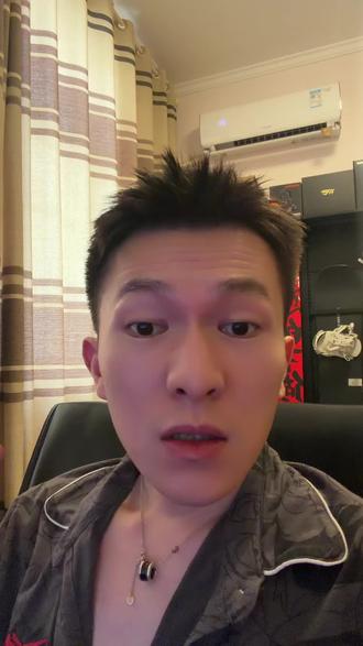 在这样干迟早退游 最近陆陆续续掉了100m了 有些很明显是挂的不封 怀疑是外挂都封了 游戏变成了搜打撤变成了比谁恶心 别整那些送点卷了 整整游戏环境吧 好东西大家都会愿意充钱的#三角洲 #外挂狗