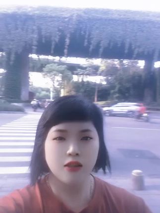 #三千花开是你叶落也是你 #岁月婆婆只愿永远陪着你 #把这首歌送我最在乎的那个人#感恩所有相遇#最筒单的幸福就是有你陪伴 ,愿所有有缘个相逢的人不在走散!感谢帅哥美女们一路陪伴支持关注,谢谢观看聆听!!!