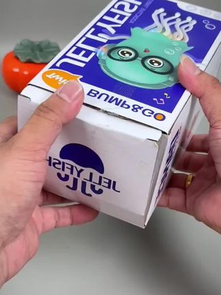 哈哈…好魔性的跳舞章鱼,自动感应避障,炫彩灯光和音乐,孩子可太喜欢了#跳舞章鱼 #玩个很新的东西 #魔性跳舞章鱼 #好玩的停不下来