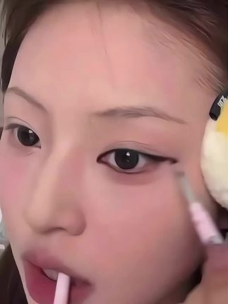 自带刀锋刷的眼线胶笔有多好用?手残党也能画出完美眼线的秘密就是它啦!!#眼线胶笔 #好物分享#防水防汗不晕染 #自用好物推荐 #平价好物
