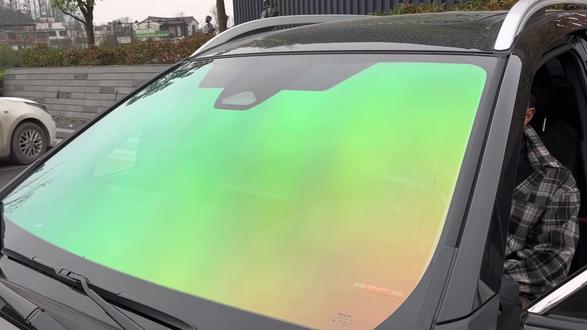 雨刷刮不干净时或者有异响时,为了安全起见,就要考虑更换雨刮器了,更换也很简单,几分钟搞定#长安#雨刮器#雨刷#雨刮器更换 #每天一个用车知识