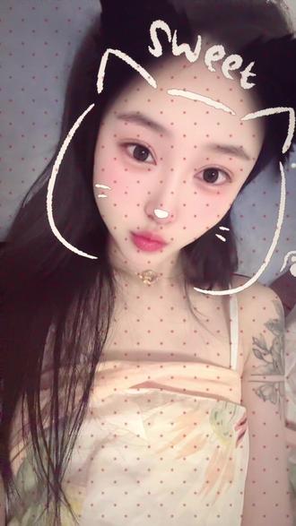 茶叶在沸水中舒展,恰如人生在煎熬中圆满