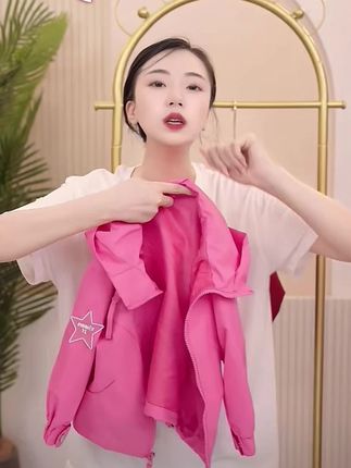 高品质女童装春秋装外套2025新款防水防风儿童冲锋衣小女孩连帽#百搭上衣#洋气#儿童上衣#休闲上衣#时尚上衣