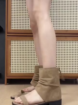 找到了人生凉鞋!这也太好看了吧🥹#宝藏鞋子 #靴子 #你鞋真好看 #脚宽脚胖都可以 #好物推荐🔥 @DOU+小助手 @DOU+上热门