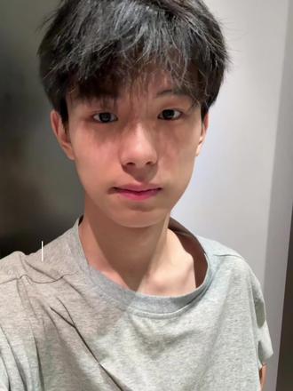 你年少,我飘渺!我爱的静悄悄AI指令和教程来了。#豆包出大片有两把刷子 #豆包ai #肉麻的调调 #静悄悄 #豆包p图 肉麻的调调拍照 Ai生图指令 我年少你飘渺ai指令