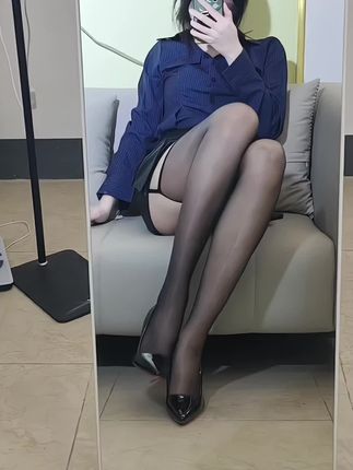 可惜我一米七,当不了你的小娇妻。 #穿搭  #御姐  #黑丝  #大长腿