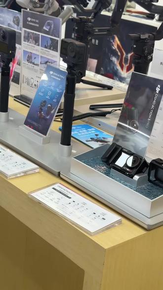 Action细节机身上的两个按键分别都有什么作用呢#大疆Action6