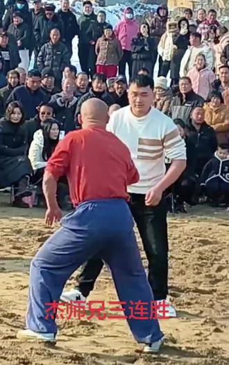 杰师兄还是有一定实力的,宝丰小伙也是练家子在杰师兄面前还是不行,#摔跤 #拍摄现场 #比赛现场 #现场直击