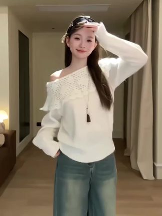 温柔系甜美一字肩巨好看长袖气质慵懒露肩上衣显瘦宽松百搭牛仔裤#今日穿搭 #穿搭分享 #约会穿搭 #百搭上衣 #小个子穿搭
