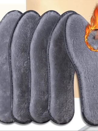 这个东西叫#保暖鞋垫 ,真的实现了我#光腿穿鞋的愿望 ,一到冬天就手脚冰凉的姐妹们可算有福了!把它放进鞋子里面,不仅暖呼呼的,还很舒服,完全不会硌脚。而且它还是#加绒加厚 的设计,就算外面下雪,脚底也是暖暖的,关键是价格也很实惠,赶紧多囤几双吧!@DOU+小助手 @DOU+上热门