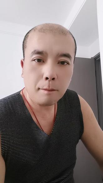 希望飞仔,
韩策策你能早点回直播间,
祝你新年快乐!
家人健康!