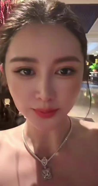 催泪又暖心!从小缺爱的纳迪尔,终于在盈公主家找回了妈妈的爱 #盈公主 #纳迪尔 #盈公主视频负责人老周