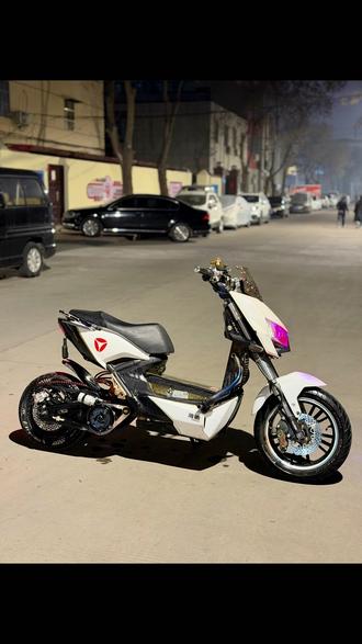 最新搞定精品百安中置雅迪X5 特价仅需6xxx
三:远驱850 控制器
大:航程72100 锂电池
件:全顺12寸中置链条 电机
爱得利PX1直推上泵一对
bibi油壶
VOPO气瓶单减
牛魔王车把
牛魔王车把增高压码
牛魔王护杠
牛魔王后扶手
14寸宝马轮毂+倍耐力轮胎
弗兰多大鲍鱼前卡钳
爱得利赛道后卡钳
前减震增高筒
#雅迪x5 #中置x5组 #二手车搬运工 #同城高价回收二手电动车#回收二手电动车