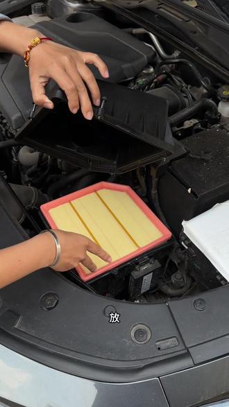 保养前自己更换空气空调滤芯!省钱省时的同时还能享受自己保养的快乐趣!一分钟教会你如何更换!#长安保养#汽车空气滤芯多久换一次#汽车空调滤芯#长安
