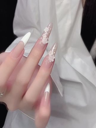 成品软雕花饰品也太香了吧,比雕花胶制作方便太多了啦#雕花美甲 #软雕花 #国风雕花 #成品软雕花饰品 #美甲饰品