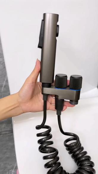 一进二出黄铜主体的马桶伴侣,安装方便快捷,自带支架,用过了都说方便#马桶伴侣#马桶#角阀