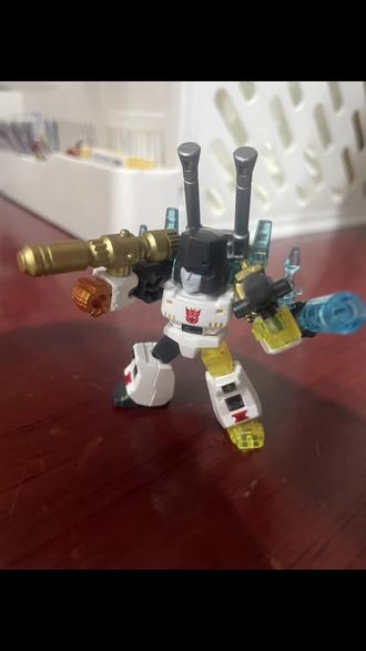 #变形金刚 @布鲁可积木人 改造——镜像威震天^_^
加强版——装甲镜像威震天