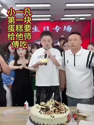 樱桃红滋润不沾杯不掉色,唇膏 ,9块9发2支