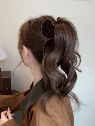 不用皮筋❓美拉德蝴蝶抓夹高马尾是真好看‼️ 手残党姐妹也能轻松扎出喷泉高马尾 重要的是一整天都不塌! #抓夹 #高马尾抓夹 #发饰头饰 #美拉德 #琥珀流光