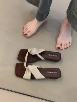 人与人之间 好像永远都无法真正的共情 你有你的为难 我有我的失望#女鞋