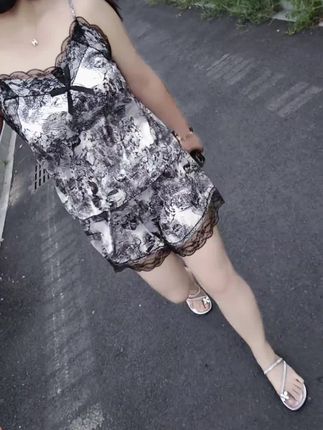 #上热门 ins法式蕾丝吊带睡衣女夏季2025年新款水墨冰丝薄款带胸垫家居服