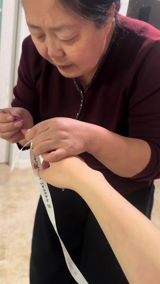 每个山西孩子都扎过霍乱吧。。。#扎针 #放血疗法