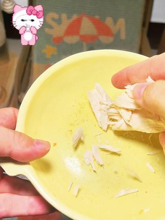波妞吃整根,孩子吃捏碎的,吃肉,大口吃,吃过瘾#萌宠好物 #新手养猫 #科学养宠攻略 #猫咪 #萌宠