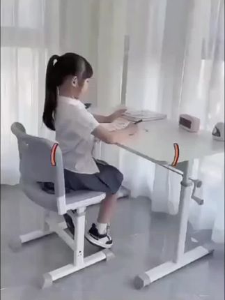 ##学习用品 #学习桌椅 #儿童学习桌 #无限回购的宝藏单品 #学习桌 儿童学习桌