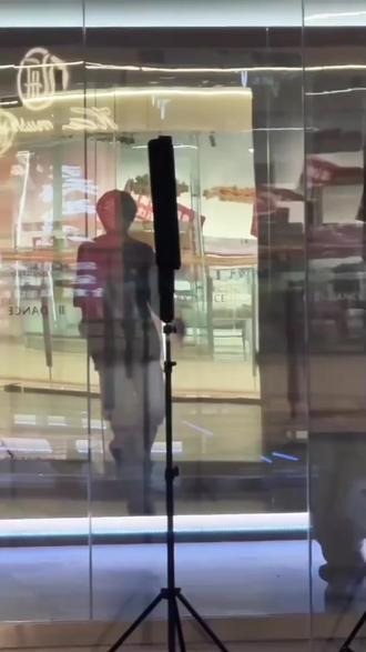 张桂源,永远用实力回应所有声音 外界的流言、被迫的停训、漫长的沉寂
都挡不住想发光的少年
一块镜面,就是他的舞台
张桂源的C位从不是谁给予,是自己挣来的
凭热爱立足,凭实力耀眼⭐
#张桂源 #张桂源新歌 #张桂源普通的歌