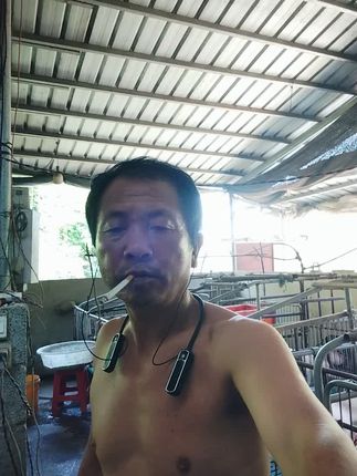 我跟你搞这一针就想你快点产出来。