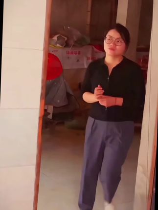 没事常回家看看,我又回家了✌🏻,趴在妈妈的怀里那总温暖真好!#常回家看看 #妈妈的怀抱最温暖 #一家人团团圆圆就是最大的幸福 #好物推荐分享 @DOU+上热门