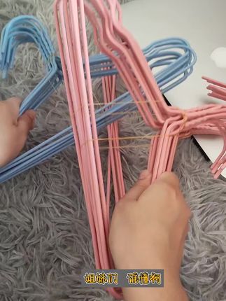 快快快 秋季换新衣服增多 还在为宝宝衣服杂乱而烦恼吗,看入手这个超便宜的宝宝衣架,超级结实耐用,不滑脱不掉落,快给宝宝收纳一下吧#宝宝衣架 #宝宝衣架推荐