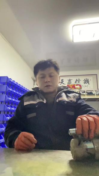 有需要发电机起动机需要保养的,联系我#长盛汽修 #救援 #发电机 #起动机拆解