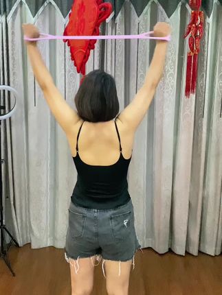回复 @张天天的评论 一根拉力绳=一个健身房,每天10分钟,练出好身材,刷到的姐妹快练起来吧😘#背薄一寸年轻十岁 #拉力绳练背 #好身材练起来
