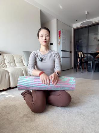 一个泡沫轴就可以帮你缓解骶髂关节疼痛,还可以辅助创造骶髂关节更好的灵活性和更舒适的活动空间#骶髂关节#骶髂疼痛#腰痛#居家锻炼#下背部疼痛
