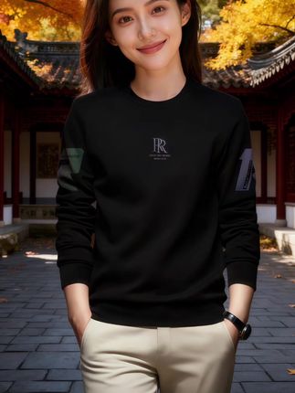 #撩发漫步景晨跑时踩碎第一片脆黄落叶,风里就带了秋的凉意。 他翻出那件刚到的罗蒙新款,绒面贴肤的瞬间,像裹住了午后晒暖的棉被。通勤挤地铁不臃肿,周末陪孩子打球也自在,连咖啡渍溅上都显得鲜活。 原来秋天的妥帖,是一件卫衣给的——藏住凉意,又藏不住对生活的热劲儿。#时尚男装 #通勤穿搭如何摆脱士气感#早 秋不费力显贵穿搭#初秋一周不重样穿搭# 夹克外套 @DOU+小助手 @抖加小上热门小dou+!热点宝#会穿搭的男生有多加分。